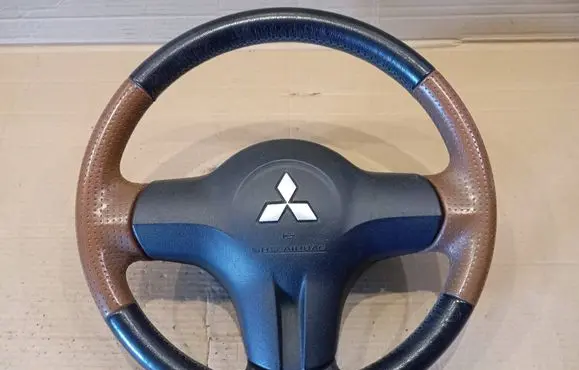 Mitsubishi Colt CZ3 Steering wheel 4400A056 MZ313101 MZ313103