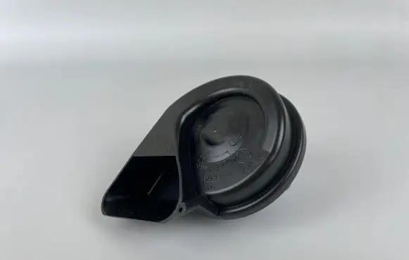 Volkswagen Touareg II Horn signal 7P6951223A 7P6951223