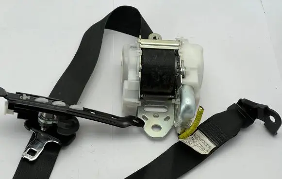 Lexus RX 450H Front seatbelt 