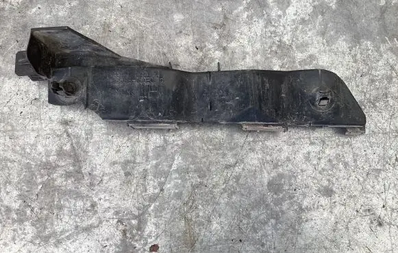 Toyota Avensis T250 Front bumper mounting bracket 5253605020