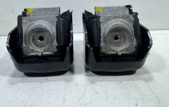 Mercedes-Benz Sprinter W907 W910 Engine mount bracket A9062411513 A9062411613 A9062411713