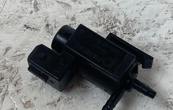 BMW 5 F10 F11 Turbo solenoid valve 70231800