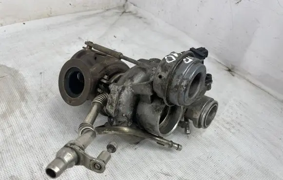 BMW 5 F10 F11 Turbo 7576985 8217195003