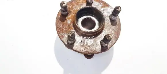 Subaru Outback Front wheel hub
