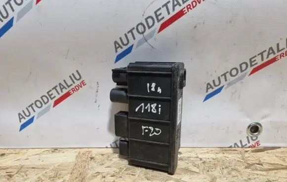BMW 1 F20 F21 Power management control unit 8647255