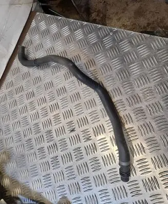 BMW X5 E70 Engine coolant pipe/hose 9168938 64219168938