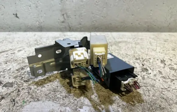 Mazda 323 Other relay BJ3F67830B 3281147