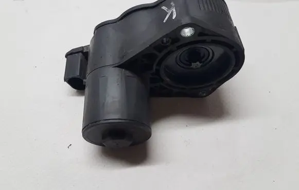 Peugeot 5008 II Hand brake/parking brake motor 1617535580