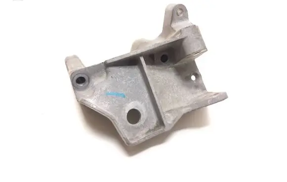 Volvo S60 Engine mounting bracket