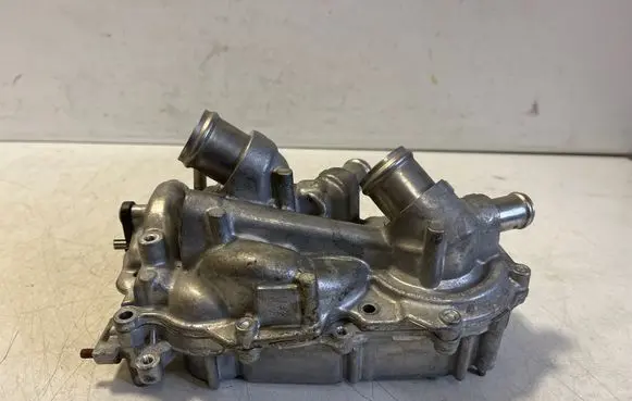 Audi Q3 F3 Water pump 05E121111AB