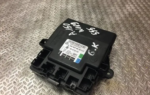 Mercedes-Benz A W169 Door control unit/module 1698208526 A1698208526
