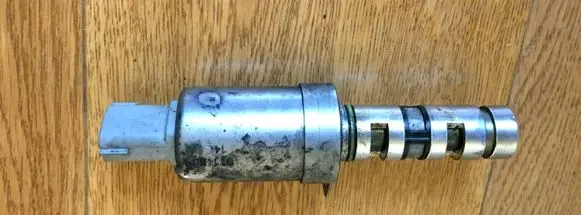 Nissan Note (E11) Camshaft vanos timing valve 25342153
