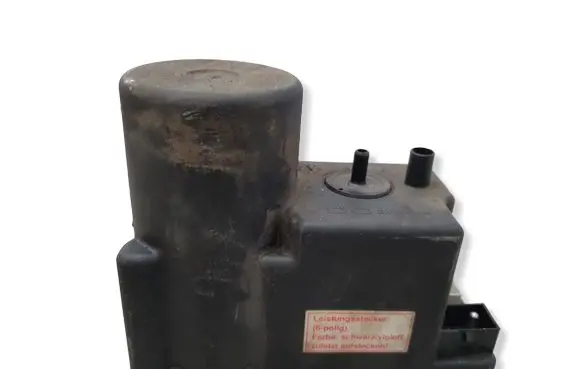 Audi 80 90 S2 B4 Central locking vacuum pump 4A0862257A