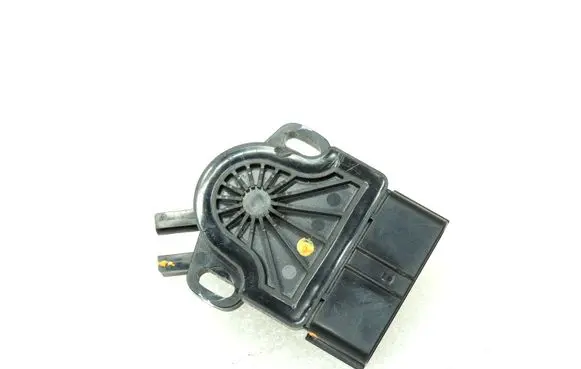 Mitsubishi L200 Accelerator throttle pedal MR578791