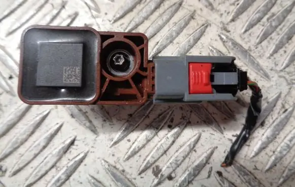 Opel Corsa E Airbag deployment crash/impact sensor 13583353