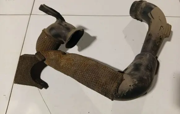 Air intake hose/pipe