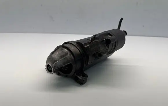 BMW 1 E81 E87 Starter motor 1005831596