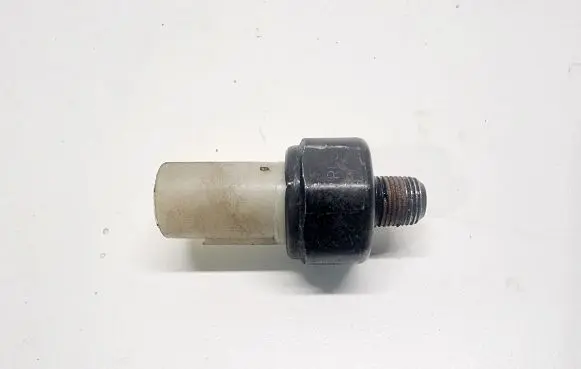 Hyundai Kona I Oil pressure relay 9475002100 9475002000