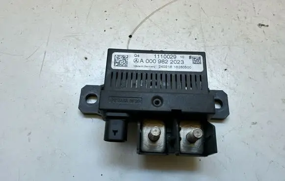 Infiniti Q30 Charging relay A0009822023