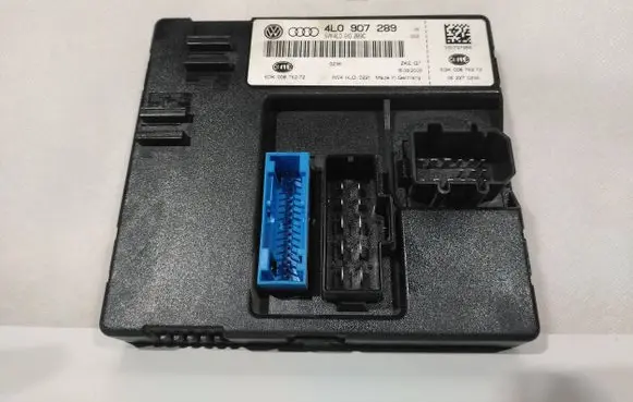 Audi Q7 4L Comfort/convenience module 4L0907289 5DK00876272 4L0910289C