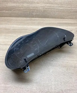 Toyota Avensis T250 Speedometer (instrument cluster) 8380005B30C