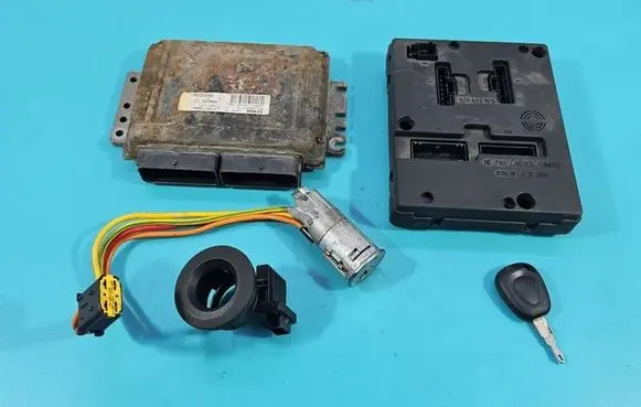 Renault Megane I Engine control unit/module ECU S110030018C IMPRK1568108