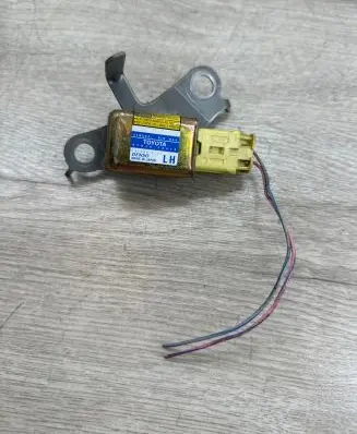 Toyota RAV 4 (XA20) Airbag deployment crash/impact sensor 8983042020 1879001141