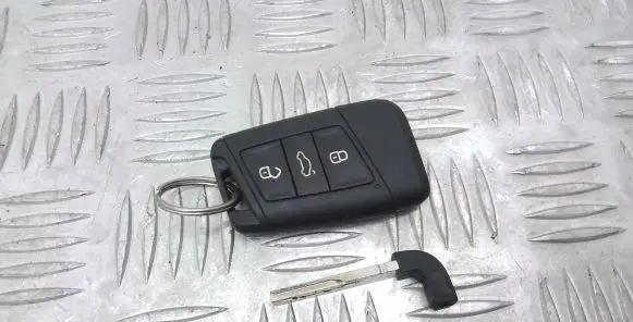 Volkswagen PASSAT B8 Ignition key/card 3G0959752K