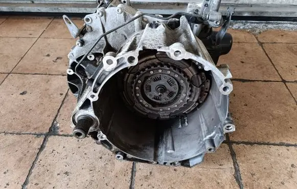 Volkswagen Jetta VI Automatic gearbox PLC 0C6301103B 0AM325065AB