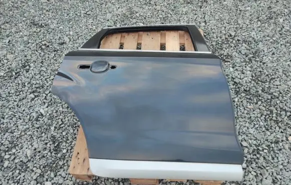 Ford Kuga I Rear door