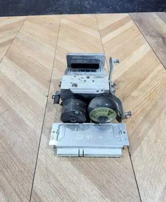Mercedes-Benz E W211 ABS Pump A0054319712 0265250111