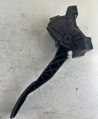 Mitsubishi Colt Accelerator throttle pedal A4543000304 MN125792 6PV00886600