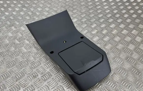 Fisker Ocean Other center console (tunnel) element L0385257A