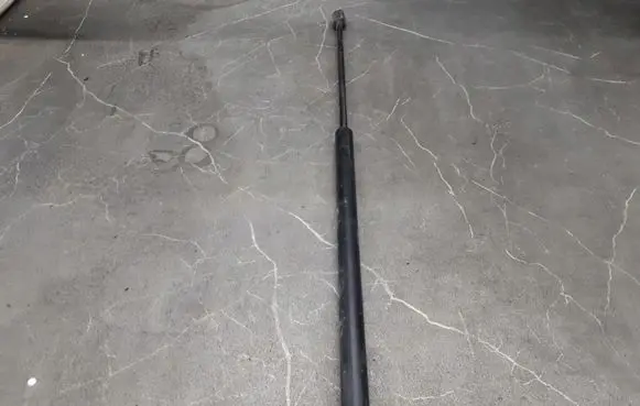 Mitsubishi Colt Tailgate strut 5802A193