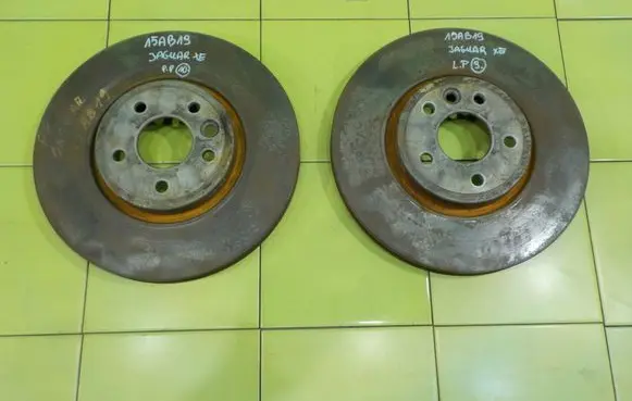 Jaguar XE Front brake disc PRZOD TARCZE