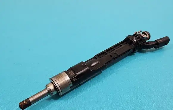 Fuel injector