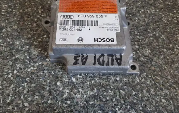 Audi A3 S3 8P Airbag control unit/module 8P0959655F