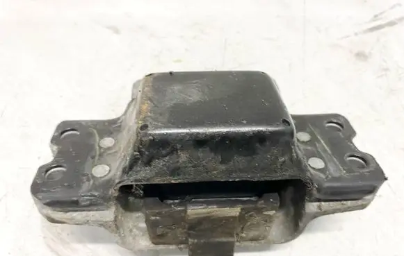 Volkswagen Golf VI Engine mount bracket 1k0199555