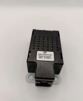 Volkswagen Golf VI Aerial antenna amplifier 5M0035570B