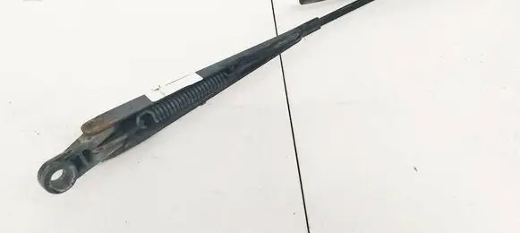 Front wiper blade arm