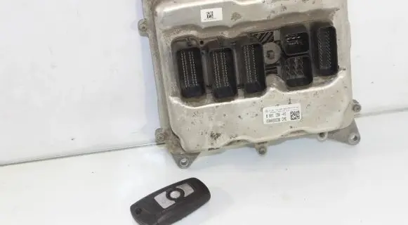 BMW 3 F30 F35 F31 Engine ECU kit and lock set 8601158 030022236 0261S08697