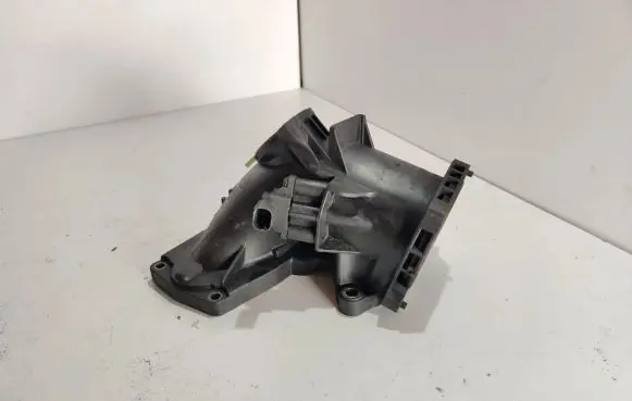 Mercedes-Benz C W204 Other engine bay part A6510900028