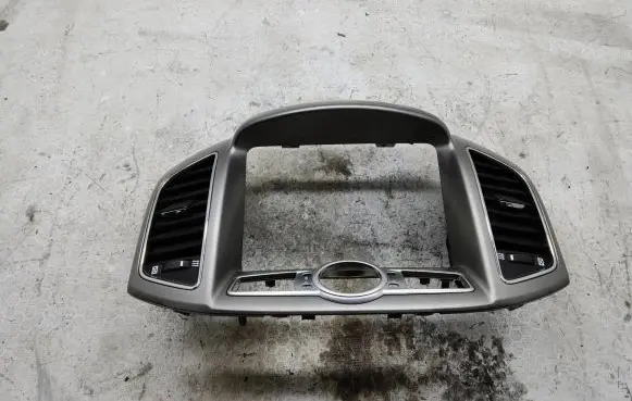 Chevrolet Captiva Radio/GPS head unit trim 20865683