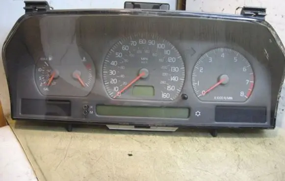 Volvo S70 V70 V70 XC Speedometer (instrument cluster) 9451530 ANGLAS24I 9472522