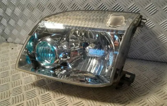 Nissan X-Trail T30 Headlight/headlamp