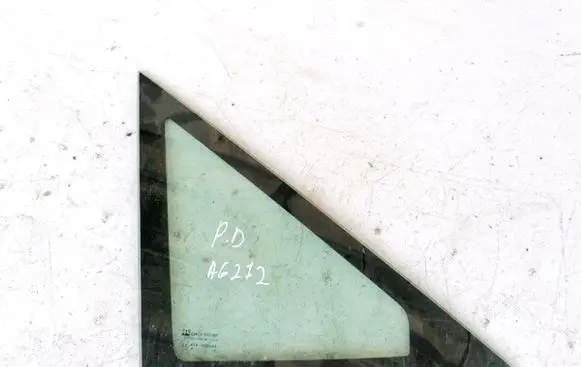 Citroen Evasion Front triangle window/glass 