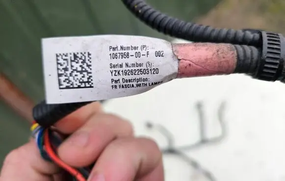 Tesla Model 3 EUR ISO radio connector 1067958