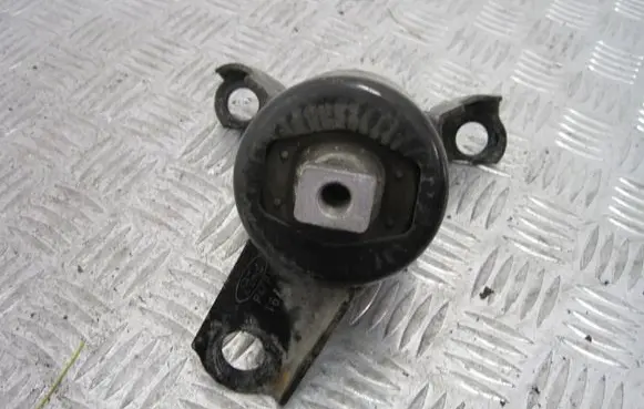 Ford Fiesta Engine mount vacuum valve 8V516F012AJ
