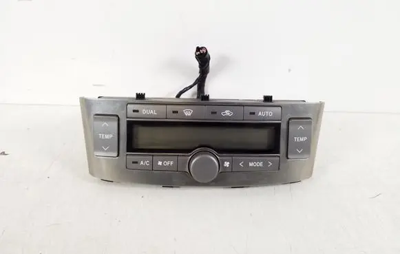 Toyota Avensis T250 Air conditioner control unit module 55900-05210