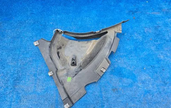 BMW 2 F22 F23 Front wheel arch liner splash guards 7260737